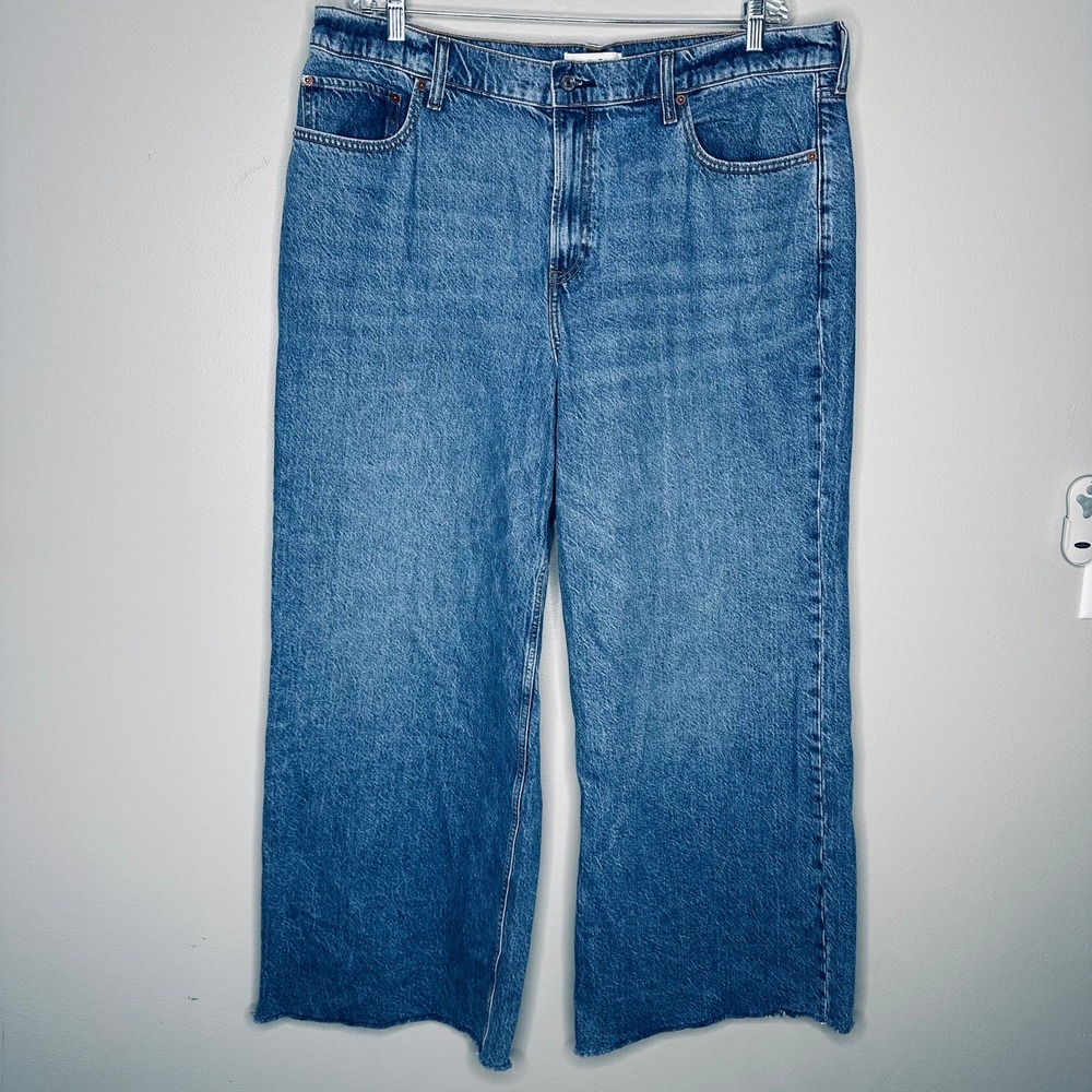 Abercrombie & Fitch High Rise Wide Leg Jeans Blue Medium Wash Raw Hem Size 34